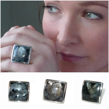 smykker av larvikitt, larvik, steinring, kvadratisk ring, stor ring, produkter av larvikitt, lundhs blue, norsk smykkedesign, smykkedesigner
